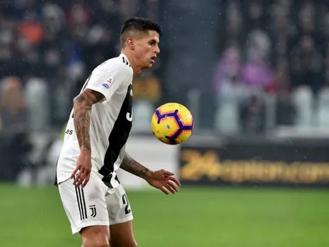 Đổi Cancelo để lấy "dự bị" của Pep Guardiola, Juventus đang làm điều điên rồ