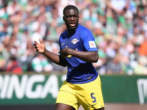 Tuyến dưới tan hoang, Arsenal 'chạy nước rút' cho vị trí yếu nhất của mình