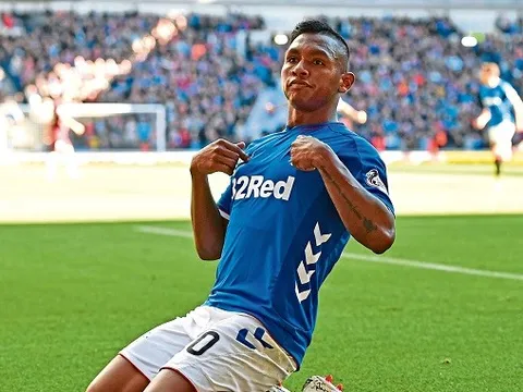 Sir Kenny Dalglish chỉ tên người học trò đáng kỳ vọng nhất của Gerrard