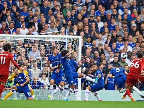 "Đôi cánh tử thần" giáng đòn, Liverpool hạ gục Chelsea ngay tại Stamford Bridge