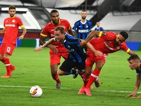 6 phút bù giờ sôi động của Inter: Eriksen mất penalty, Lukaku mất bàn thắng