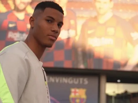 'Tôi chụp ảnh với Messi rồi gửi cho bạn bè xem, họ rất tự hào về tôi'