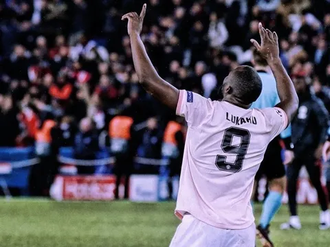 Khó tin! Lukaku "hạ mình" nhận lương quá bèo để rời Man Utd