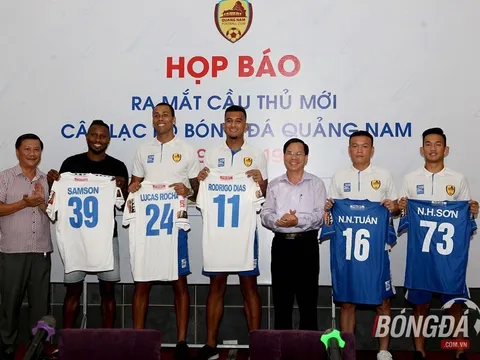 Chân sút "khủng" nhất lịch sử V-League ra mắt đội bóng mới