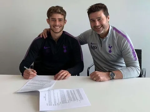 Giữa bão tin đồn, Tottenham bất ngờ ký hợp đồng với Pochettino
