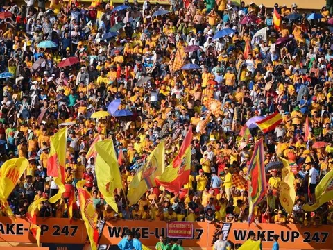 "Chảo lửa" Thiên Trường tiếp tục bùng nổ trong trận đấu với SLNA