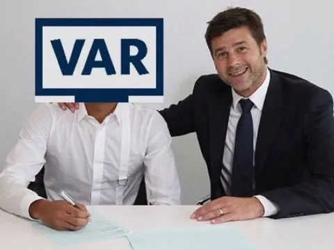 Cười sái quai hàm với loạt ảnh chế Man City ôm hận vì VAR