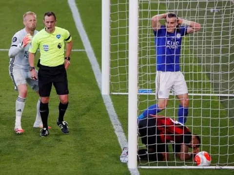 CHOÁNG! Thua thảm, Leicester City còn gặp tổn thất lớn khi gặp M.U