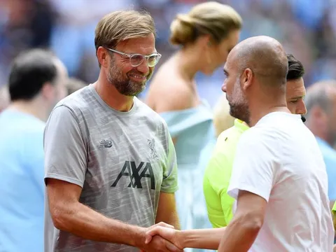 Klopp: "Liverpool theo sau họ ở Champions League và Premier League"
