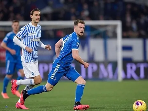 Sarri nói 1 câu, Man Utd bít cửa mua sao 40 triệu euro của Juventus