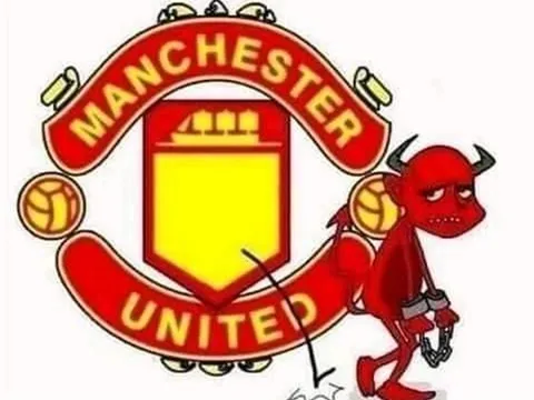 Cười té ghế với loạt ảnh chế Man Utd thất bại tan nát