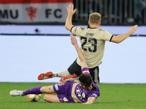 Shaw chấn thương bất đắc dĩ, HLV Solskjaer nói gì?