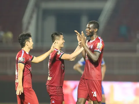 Đánh bại Bình Dương, TP.HCM trở lại ngôi đầu V-League