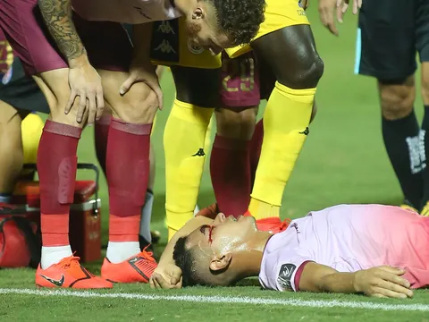 Rạn xương má, có máu tụ Đức Lợi nhập viện khẩn cấp