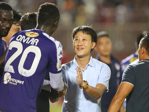 Thua tan nát Hà Nội 1-4, HLV Sài Gòn FC nói: "Chúng tôi không bạc nhược"