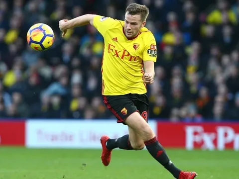 Huyền thoại M.U đề nghị bán tên sân Old Trafford để thu về gần 1 tỷ bảng