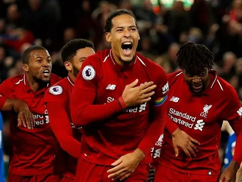 SỐC! Carragher chỉ trích Liverpool giữa đại dịch COVID-19