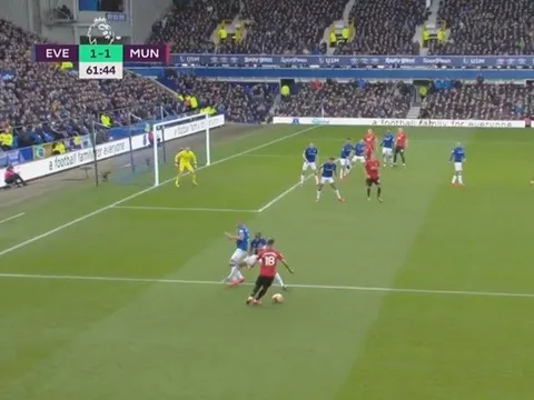 10 hình ảnh thú vị trận Everton 1-1 MU: Fernandes biến nhà vua World Cup thành 'gã hề'