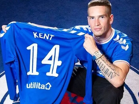 Sao ‘’nhà trồng’’ gọi nơi khác là nhà, Liverpool có buồn không?