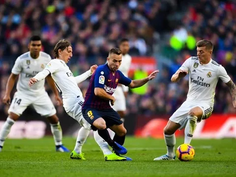 Fan Aston Villa sợ hãi: "Man Utd đang dòm ngó, hi vọng cậu ấy đừng đi"