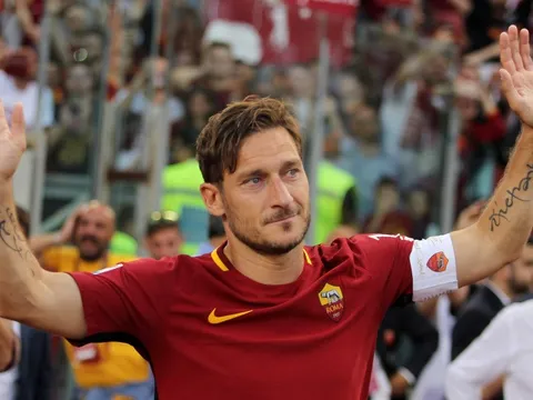 Giải nghệ 2 năm, huyền thoại bóng đá Ý vẫn được CLB Anh liên hệ