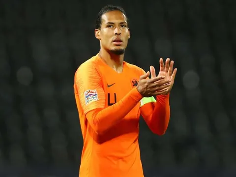 CĐV Liverpool: 'Nhìn giống tháng nào Hà Lan và Đức cũng gặp nhau'