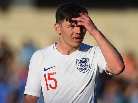 Báo Anh: Dortmund muốn tái lập ‘’kỳ tích Sancho’’ với em họ Gerrard