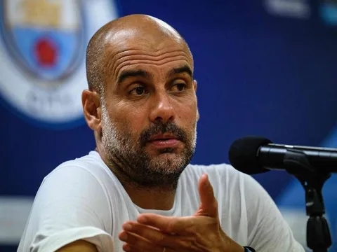 Pep khó chịu vì bị Jurgen Klopp xếp vào nhóm 'trọc phú'