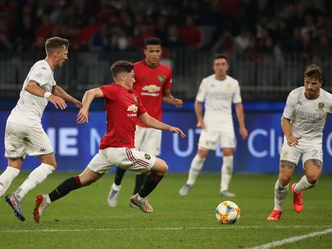 "Khó thở" vì "thần tượng mới" ở Man Utd, Ferdinand nói 1 lời duy nhất