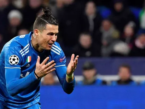 CHOÁNG! Ronaldo sút hỏng 38/38 quả đá phạt ở Juventus