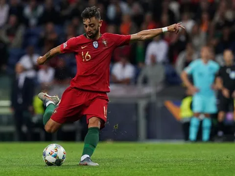 Man Utd nên mua ai, Christian Eriksen hay Bruno Fernandes?