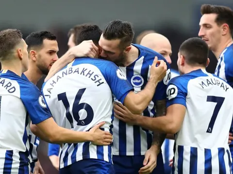 CHÍNH THỨC! Thêm cầu thủ Premier League dính Covid-19, mùa giải coi như toang