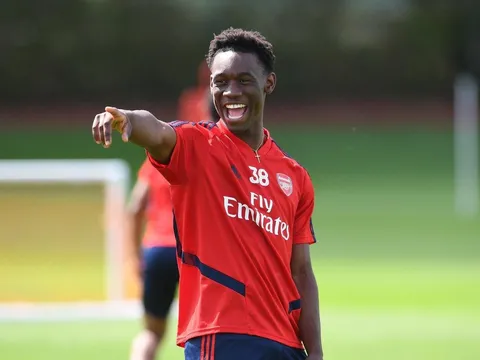 Fan Arsenal: "Cậu ấy có thể làm tốt hơn những gì Lacazette đang làm"