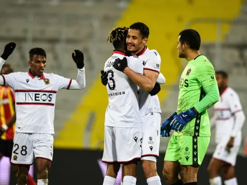 Vừa rời Arsenal, sao thất sủng liền đoạt giải cầu thủ hay nhất tháng