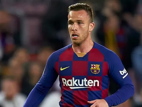 CHOÁNG! Fred như "thú hoang", 1 mình "cân 3" sao bự Man City