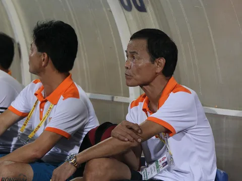 HLV trưởng Nam Định: "Tôi lên án những hành động quậy phá"