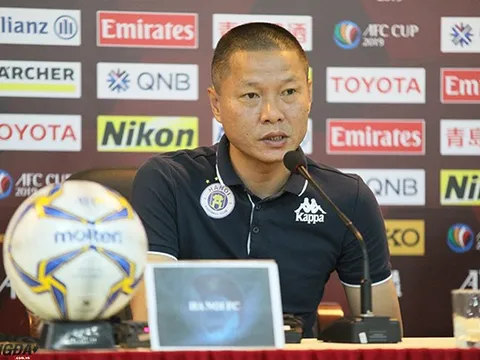 HLV trưởng Hà Nội FC lên tiếng về việc "xuất ngoại" của Văn Hậu