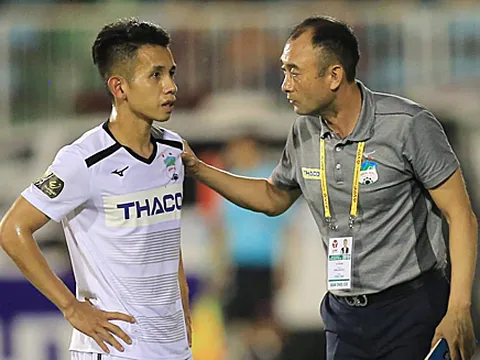 HLV Lee Tae-hoon: HAGL muốn trụ hạng phải thay đổi một điều