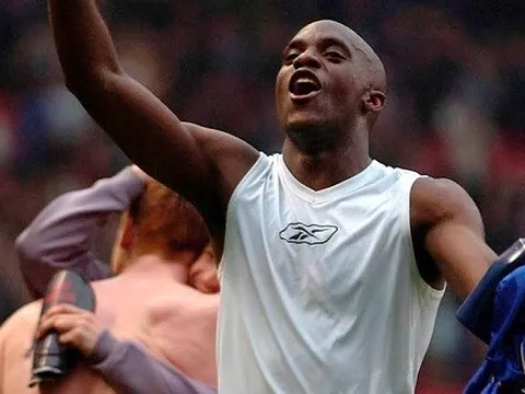 Đây, ký ức về bài hát ''hàng tiền vệ hay nhất thế giới'' ở Anfield