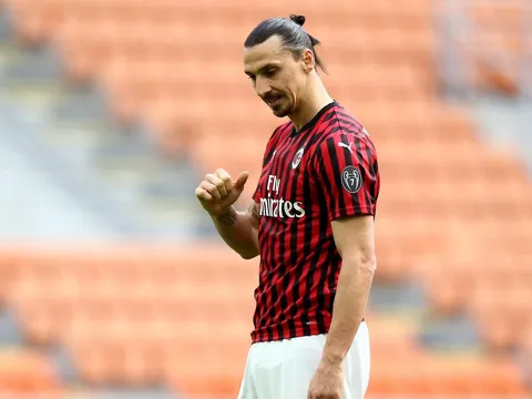 Vừa sa thải huyền thoại, Milan đã nhận cú sốc đầu tiên