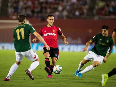 "Ác mộng U19 Việt Nam" ra sân, cả La Liga dậy sóng