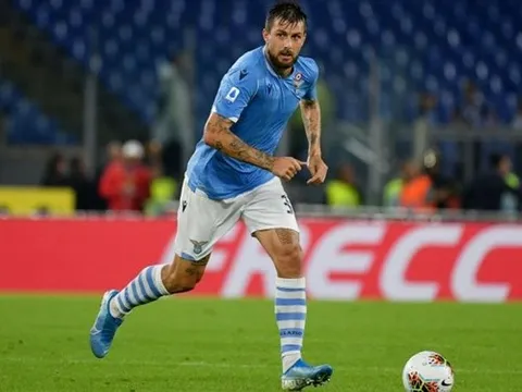 Người đại diện xác nhận khả năng sao Lazio gia nhập Chelsea