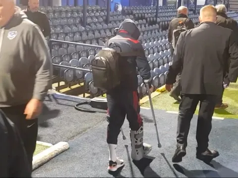 CHOÁNG! Lộ hình ảnh Torreira tàn tạ thê thảm ngày Arsenal thắng trận