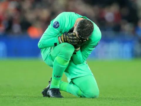 Adrian ngã quỵ, ôm mặt tiếc nuối trong ngày sắm vai "Karius 2.0"