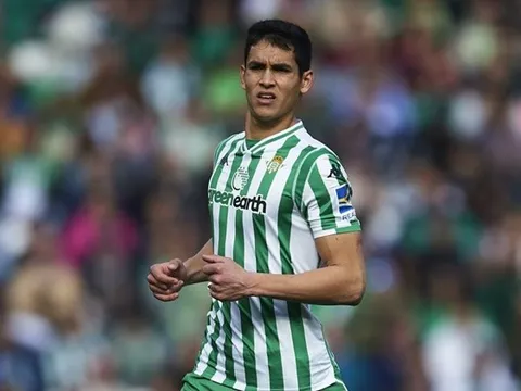 Củng cố hàng thủ, Liverpool săn "đá tảng" từ La Liga