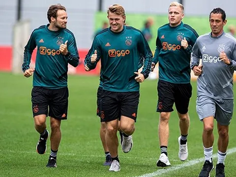 Ajax tập trung trở lại, 'Bom tấn' 75 triệu euro vẫn có mặt
