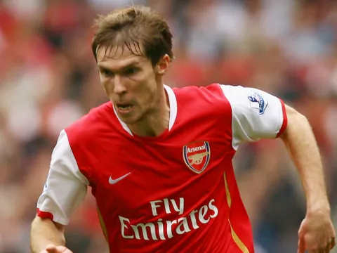 "Tôi đã khóc khi rời Arsenal"