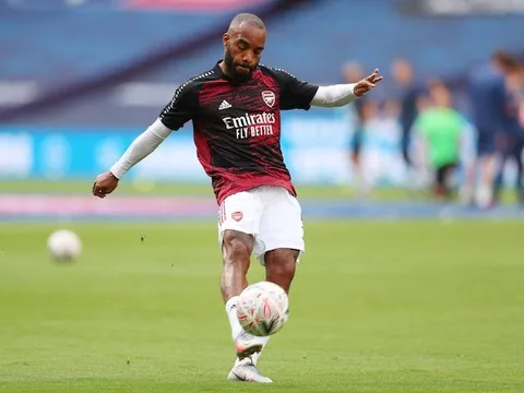 Arteta ra sắc lệnh, Arsenal xác định thời điểm tống khứ Lacazette