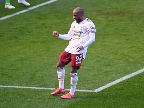 Arsenal thắng trận, Lacazette cho thấy mình quan trọng hơn Aubameyang