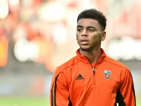 Thêm một đội bóng nhắm vào mục tiêu của Arsenal